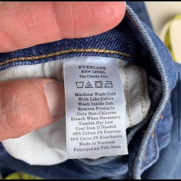Everlane Cheeky Denim Jeans with Raw Hem - Picture 4 of 8